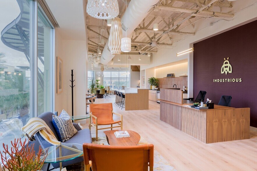 More Photos Of 15051 N Kierland Blvd, Scottsdale Coworking Space