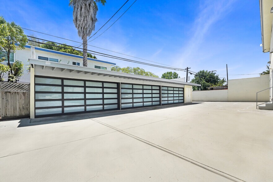 More Photos Of 12044 W Washington Blvd, Los Angeles Office Residential For Sale