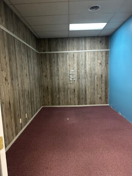 More Photos Of 128 E Main St, Leipsic Storefront Retail Office For Sale