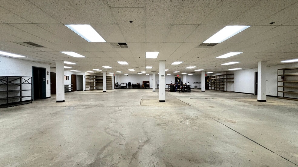 More Photos Of 475 Business Park Ln, Allentown Warehouse For Sale