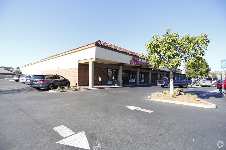 More Photos Of 453 Carmen Dr, Camarillo General Retail For Lease