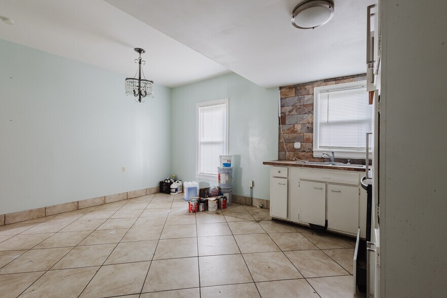 More Photos Of , Lexington Specialty For Sale