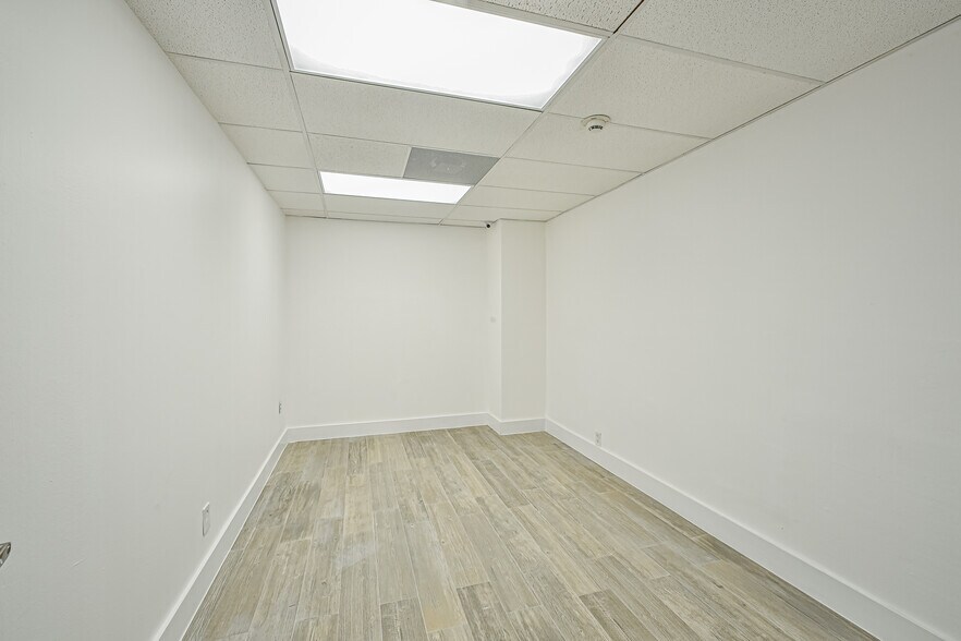 More Photos Of 102 S Shaver St, Pasadena Warehouse For Lease