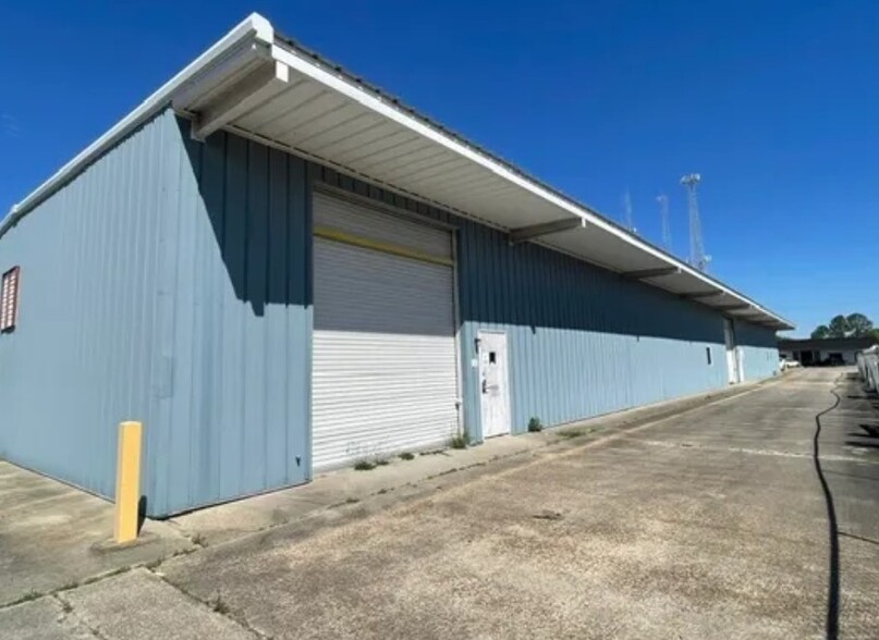 Primary Photo Of 706 Anchors St NW, Fort Walton Beach Warehouse For Lease