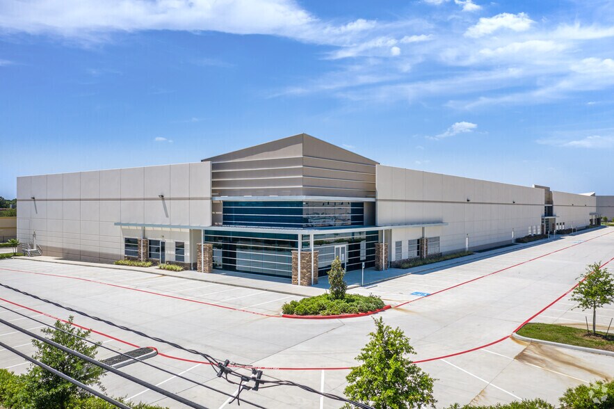 Primary Photo Of 2032 Cypress Station Dr, Houston Distribution For Lease