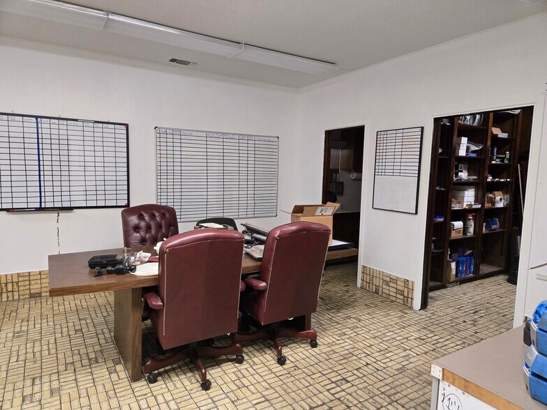 More Photos Of 658 Omaha Dr, Corpus Christi Industrial For Sale