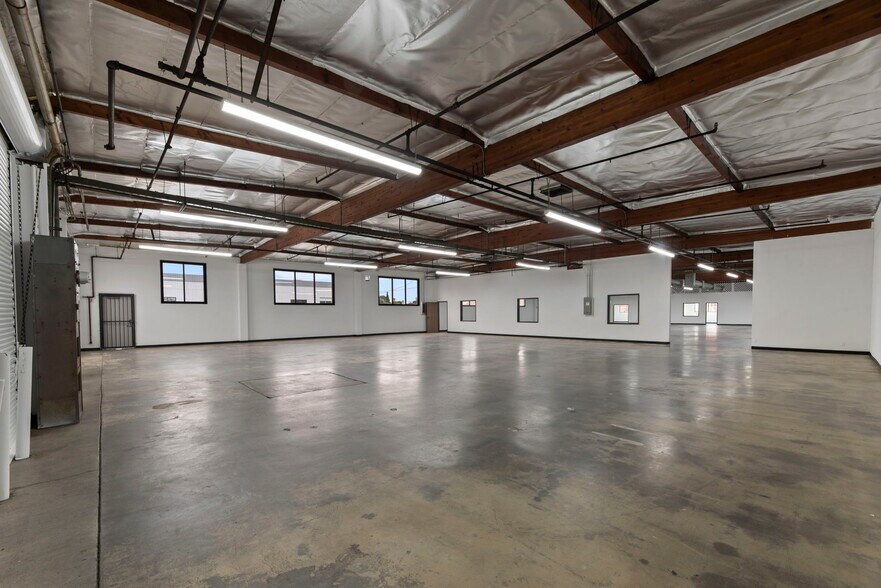 More Photos Of 1761-1765 W Oak St, Torrance Warehouse For Lease