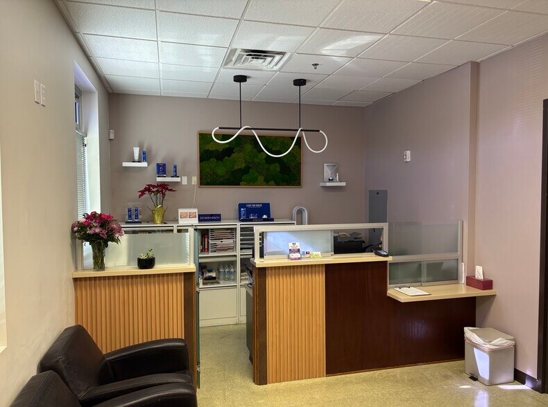 More Photos Of 38 Water St, Henderson Medical For Lease