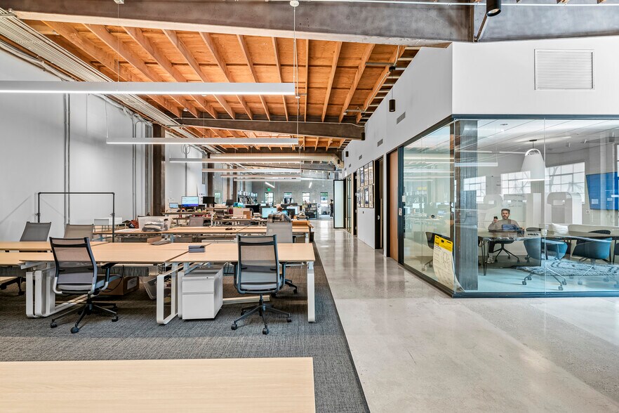 More Photos Of 4095-4115 Redwood Ave, Marina Del Rey Loft Creative Space For Lease