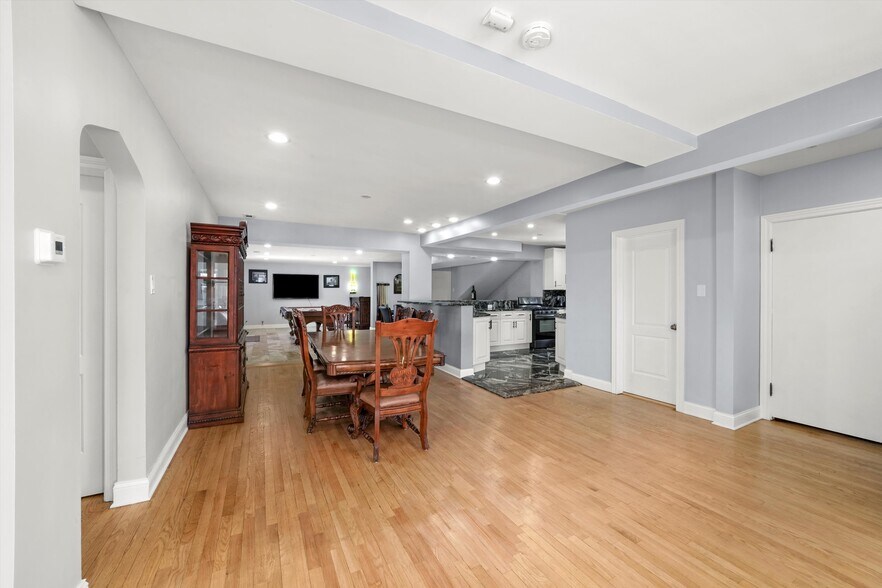 More Photos Of 2022-2026 W 95th St, Chicago Office Residential For Sale