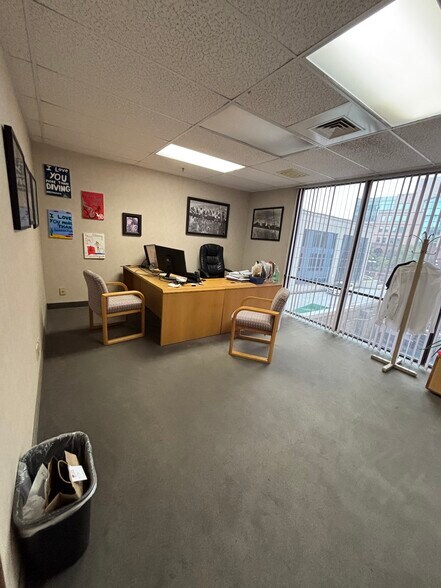More Photos Of 456 Fulton St, Peoria Office For Sale