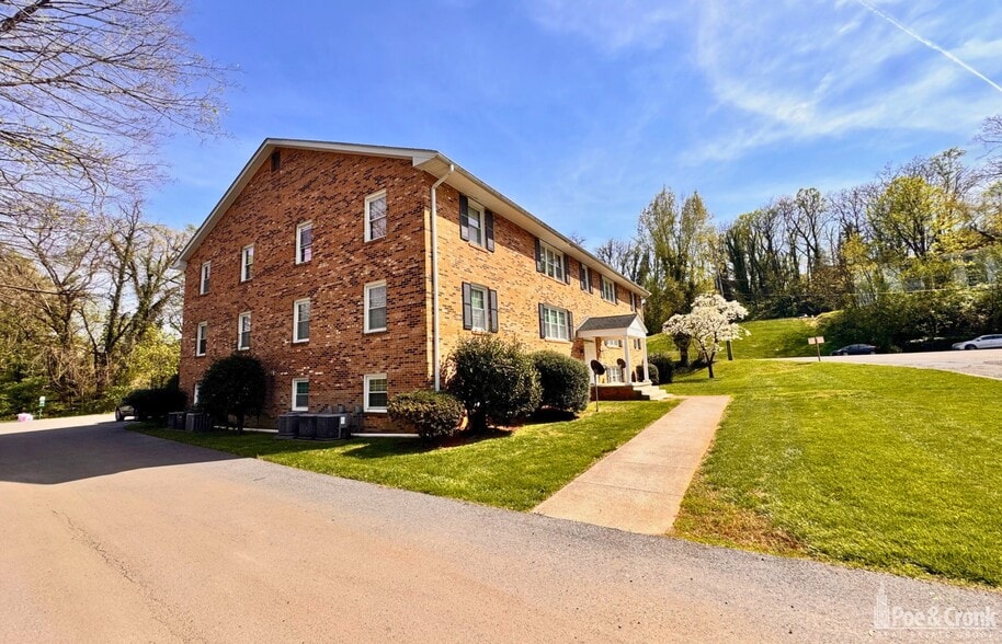 More Photos Of 6154 Darby Rd, Roanoke Apartments For Sale