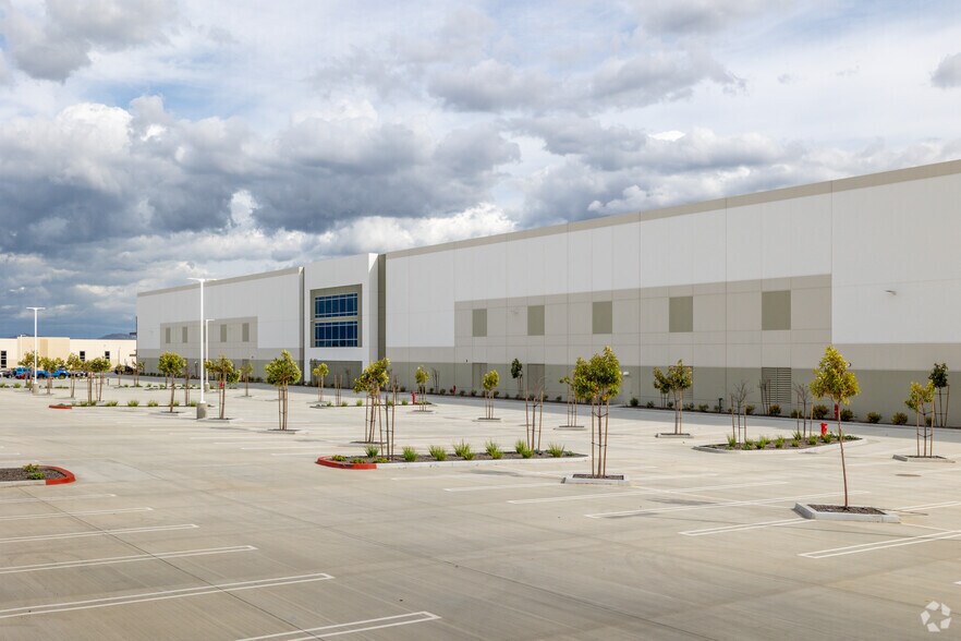 More Photos Of 20201 Caroline Way, Riverside Distribution For Lease