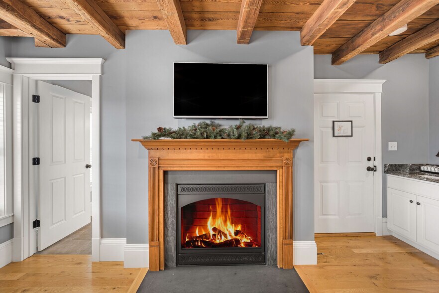 More Photos Of 208-210 Wharf St, Hermann Hospitality For Sale