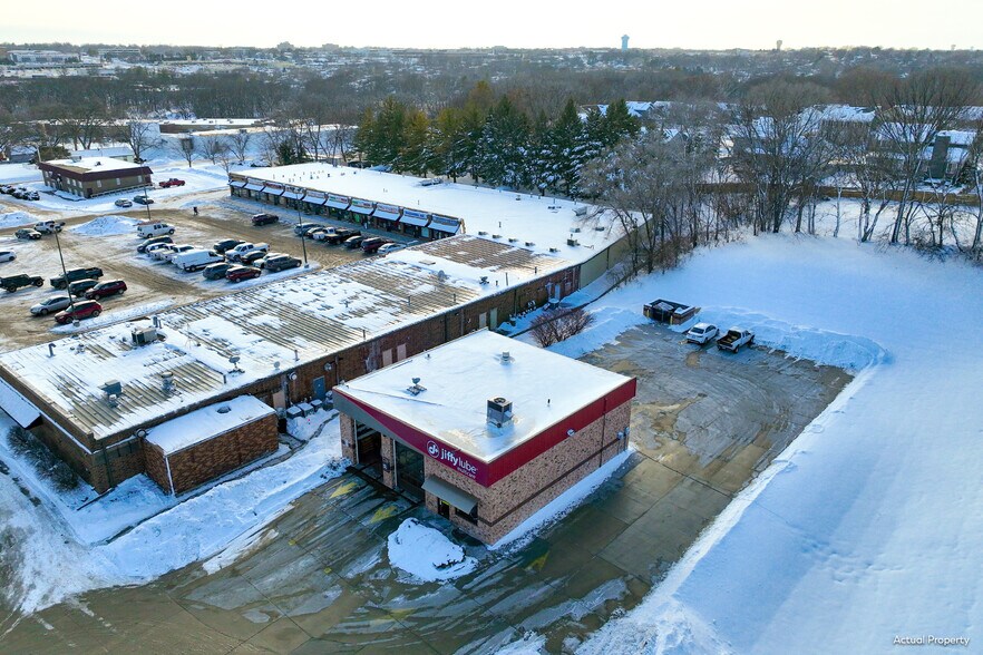 More Photos Of 1846 NW 86th St, Clive Service Station For Sale