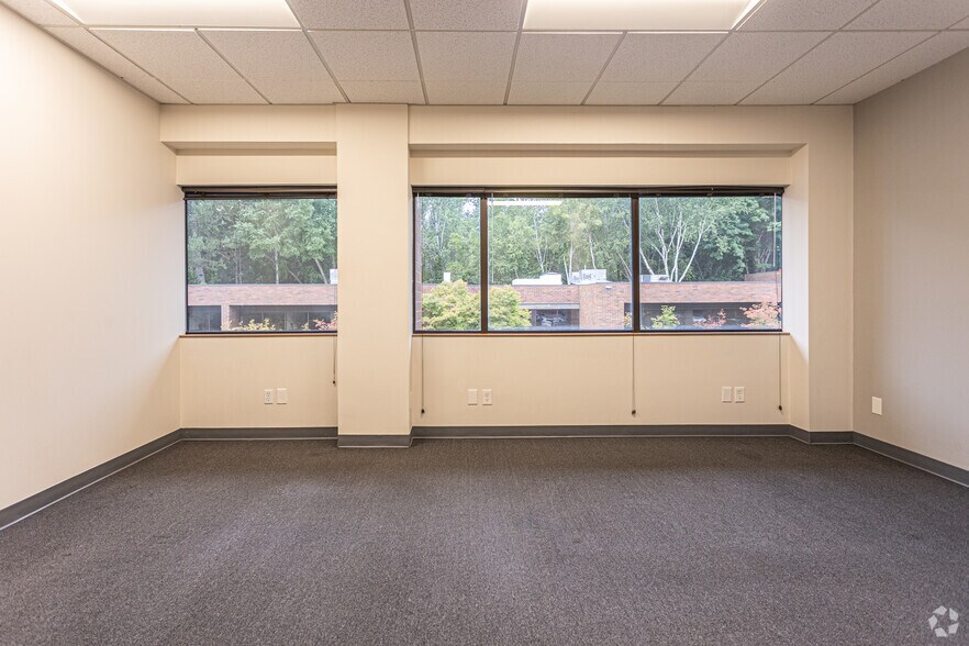 More Photos Of 2320 130th Ave NE, Bellevue Office For Lease