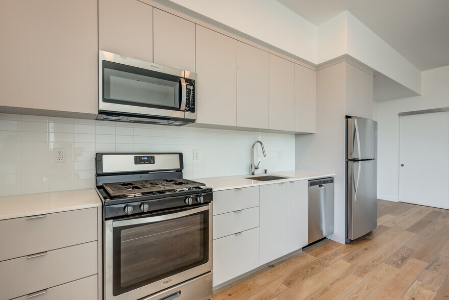 More Photos Of 5135 W Adams Blvd, Los Angeles Apartments For Lease