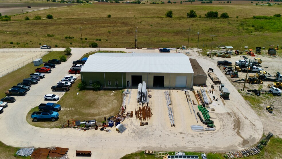 More Photos Of 2436 County Road 311, Jarrell Flex For Lease