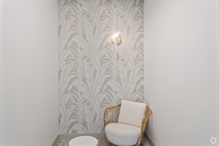 More Photos Of 224 Datura St, West Palm Beach Office For Lease