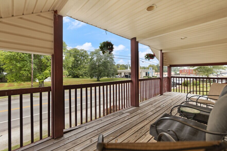 More Photos Of 4418 Main St, Clay City Flex For Sale