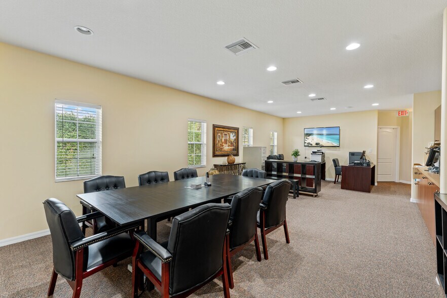 More Photos Of 18540-18544 N Dale Mabry Hwy, Lutz Office For Sale