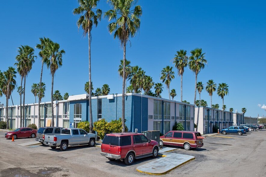 More Photos Of 910 Corn Products Rd, Corpus Christi Hotel For Sale