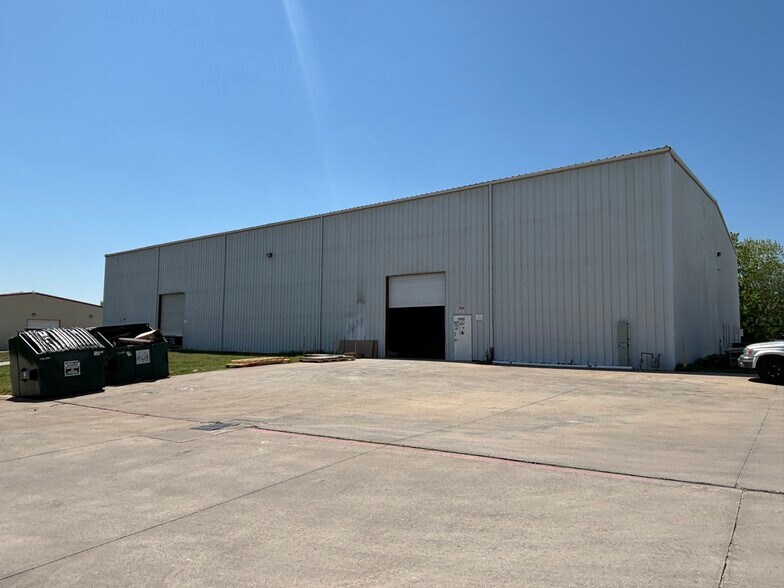 More Photos Of 2690 Old Alton Rd, Denton Warehouse For Lease