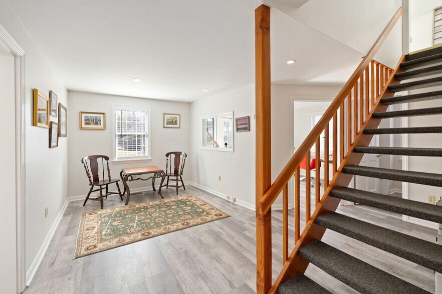More Photos Of 15 Simpson Ln, Falmouth Office For Sale