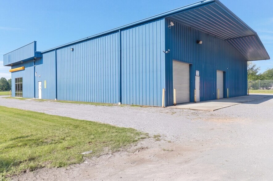 More Photos Of 6632 Elva St, Milton Industrial For Lease