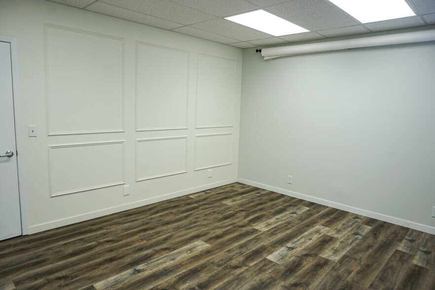 More Photos Of 1800 Woodfield Dr, Savoy Office For Lease