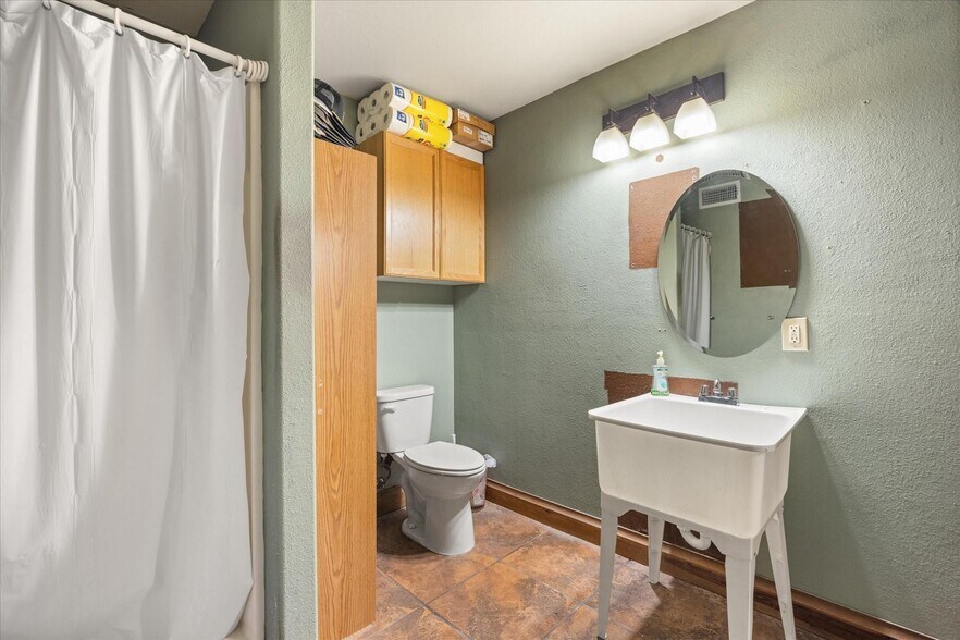 More Photos Of 1201 NE Barnard St, Glen Rose Land For Sale