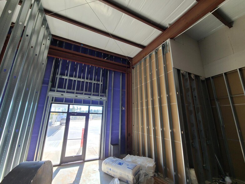 More Photos Of , Biloxi Service Station For Lease