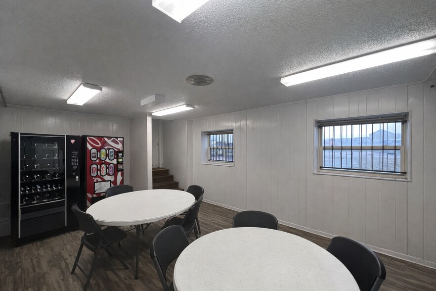 More Photos Of 432 N Royal St, Jackson Warehouse For Lease