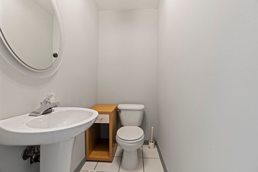 More Photos Of 2626 E Allegheny Ave, Philadelphia Office Residential For Sale