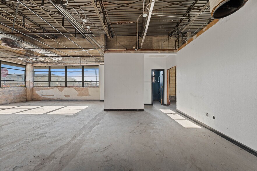 More Photos Of 4520 Fort Ave, Waco Warehouse For Sale
