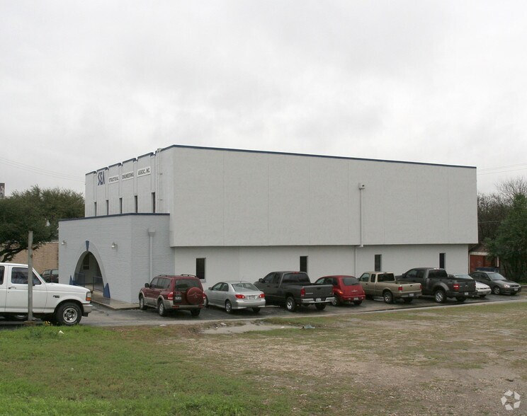 More Photos Of 3838 NW Loop 410, San Antonio Office For Sale