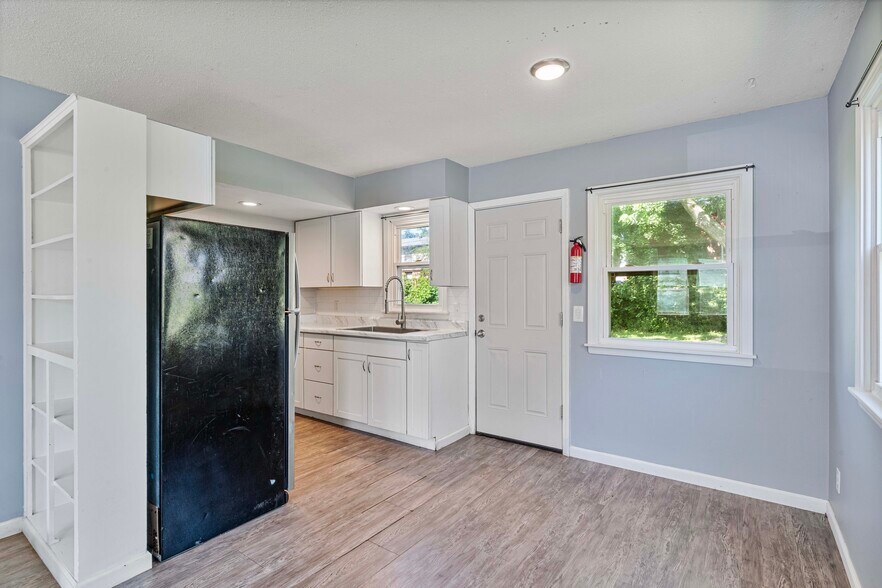 More Photos Of 2704-2712 Magnolia Dr, Bettendorf Apartments For Sale