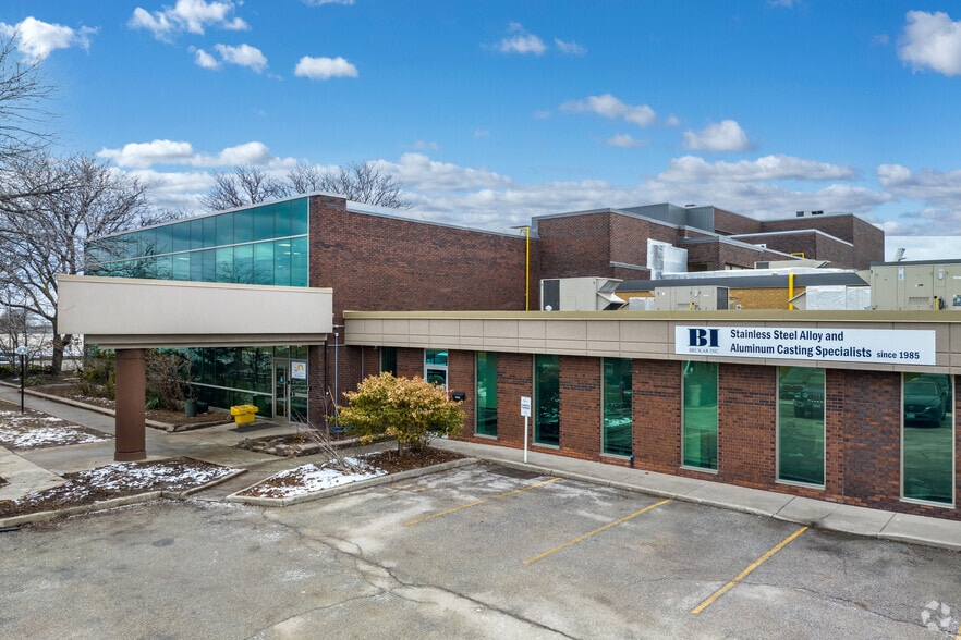 More Photos Of 874 Sinclair Rd, Oakville Office For Lease