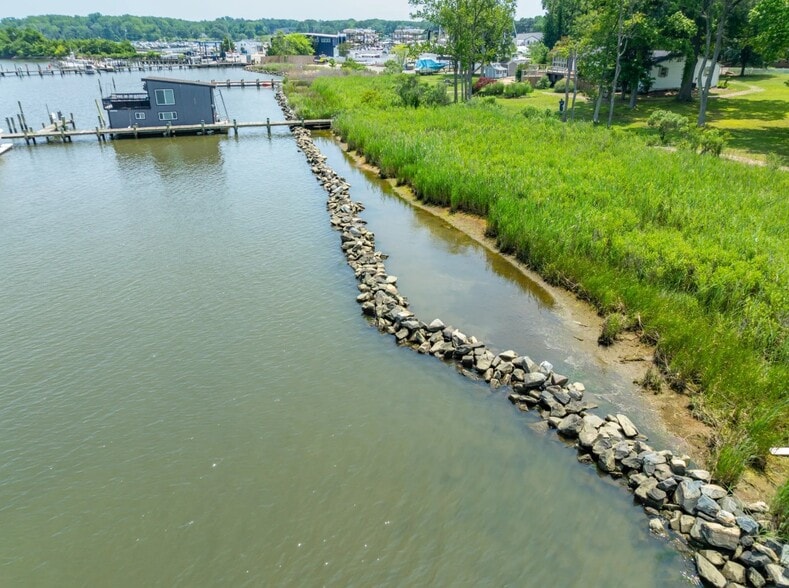 More Photos Of 1052 Old Turkey Point Rd, Edgewater Marina For Sale