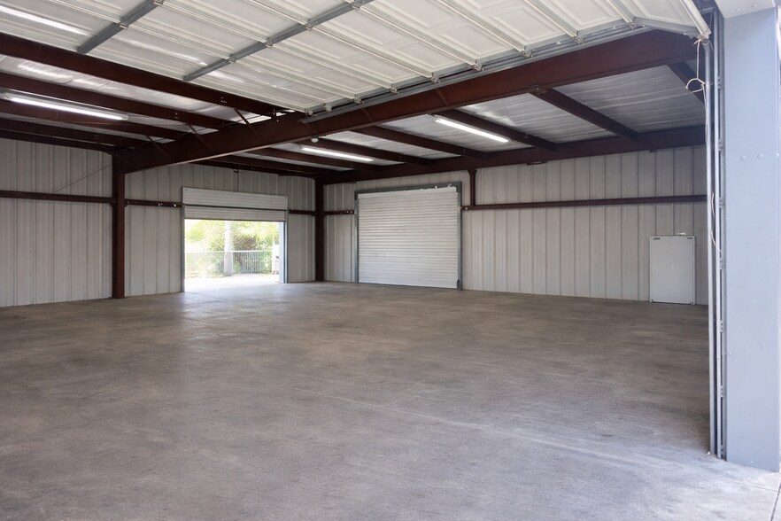 More Photos Of 25115 Marion Ave, Punta Gorda Warehouse For Lease