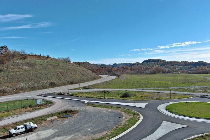 More Photos Of 2000 Aviation Way, Bridgeport Land For Lease