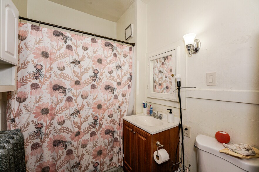 More Photos Of 1825 N Astor St, Milwaukee Apartments For Sale