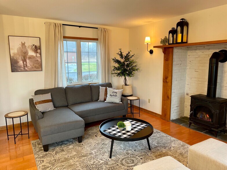 More Photos Of , Geneva Unknown For Sale