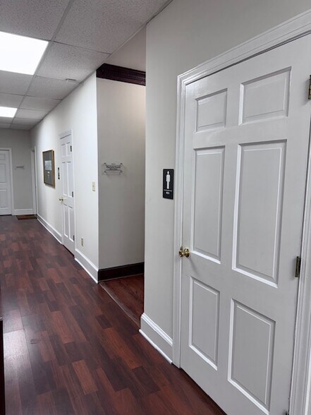 More Photos Of 1433 Emerywood Dr, Charlotte Office For Lease