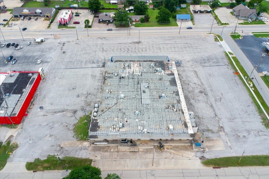 More Photos Of 4915 S Union Ave, Tulsa Office For Sale
