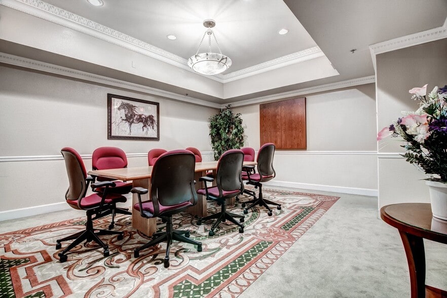 More Photos Of 5010 Old National Hwy, Atlanta Hotel For Sale