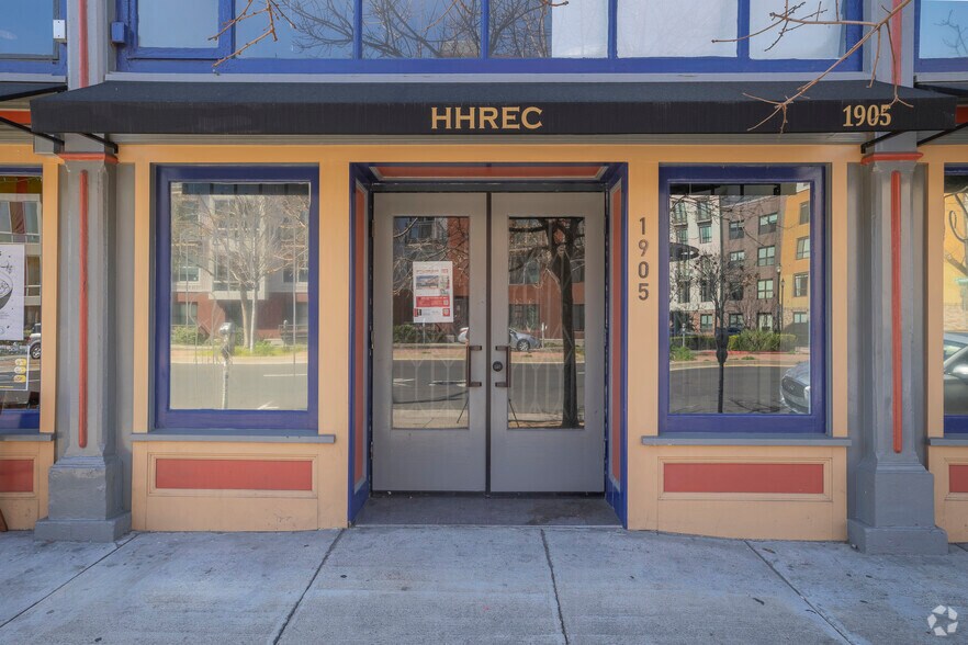 More Photos Of 1901-1915 San Pablo Ave, Oakland Storefront Retail Office For Lease