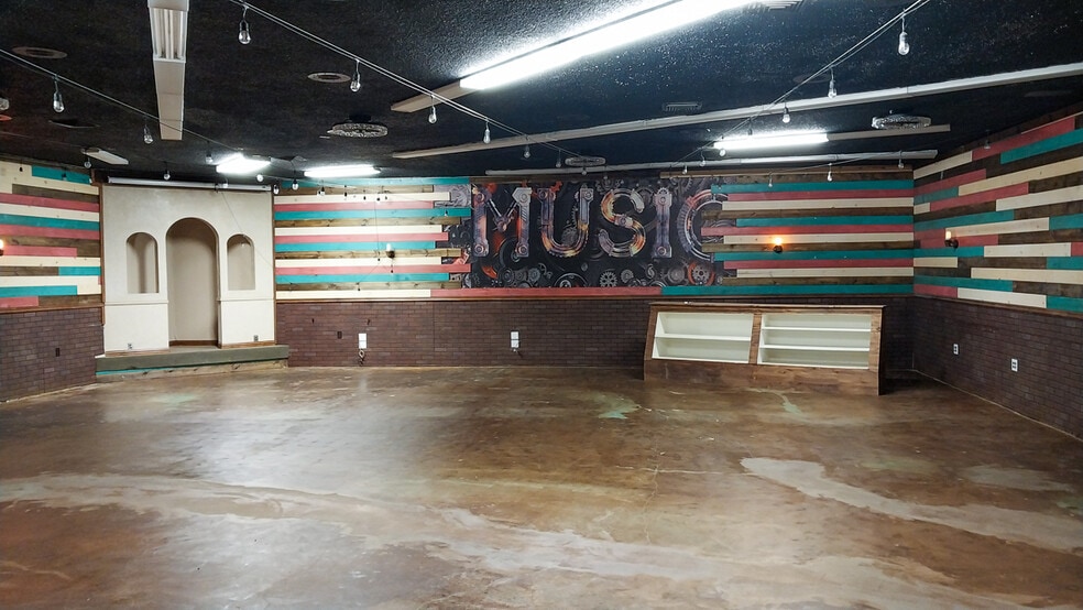 More Photos Of 120 NW 304 Loop, Crockett Daycare Center For Sale