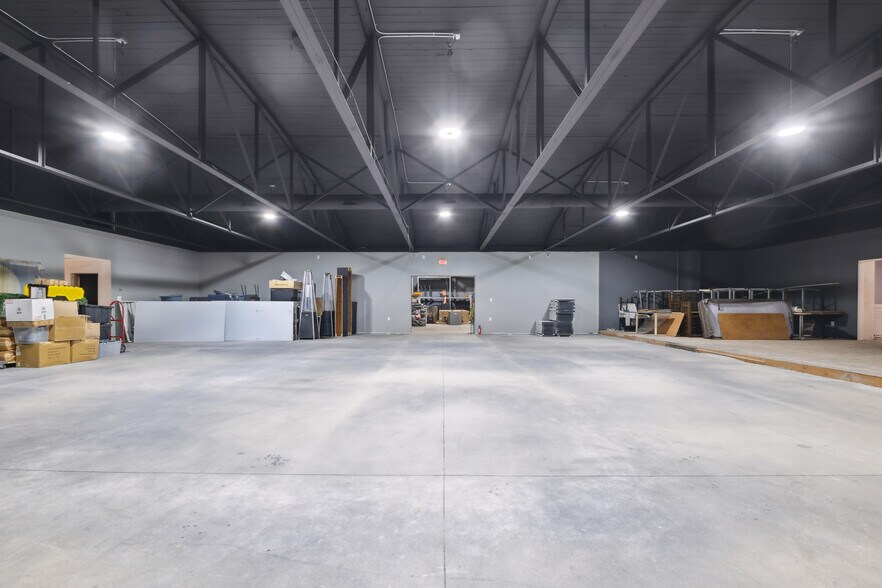 More Photos Of 2502 E Michigan Ave, Ypsilanti Freestanding For Lease