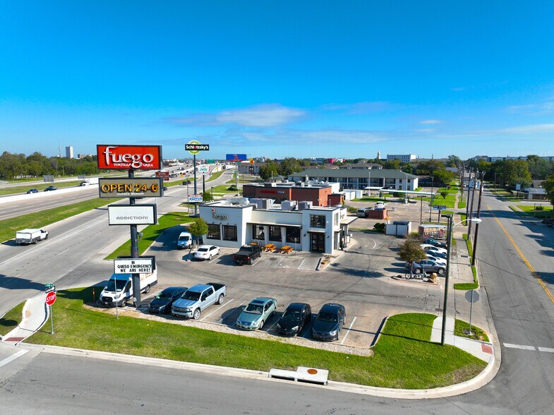 Primary Photo Of 1524 IH-35, Waco General Retail For Sale